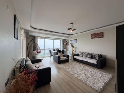 Bayraklı Ziyam 8’de Deniz Manzaralı Son Kat – Site İçi, Geniş & Prestijli 3+1!