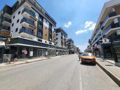 Seyrek Cafeler Sokağanında Geniş Sıfır 1+1 Ara Kat Daire