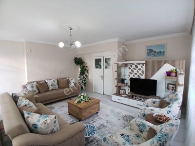 Akçay Emlak'tan Akşehir Mualla Nigar Ortaokulu Civarında Bakımlı Geniş Satılık 2+1 Daire