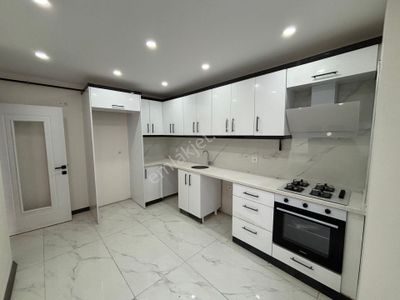 **eryıldız İnşaat'tan**fevzipaşa Merkezi Konumda İskanlı K.otoparklı 2+1**4.kat Güney Cephe