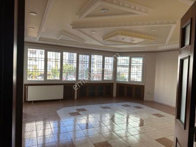 Adana Huzurevlerinde 3+1 Doğalgazlı Kombili Yakın Konumda Metroya Yakın Kiralık Fırsat Daire