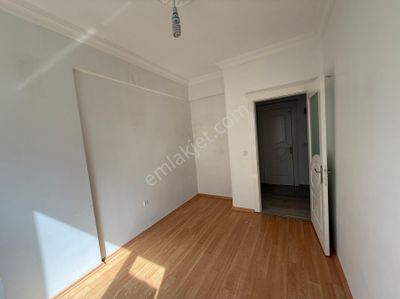 Yeditepe Erdem Koleji Yakını Site İçrrisinde Satılık 2+1 Daire