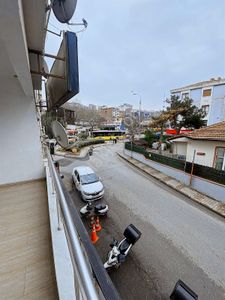 Yakacık Merkezde Satılık 100 Metrekare Daire