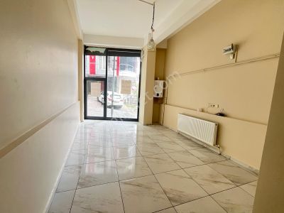 Sefaköy Merkezde Kiralık 80 M2 Dükkan Yeni Bina Caddeye Yakın