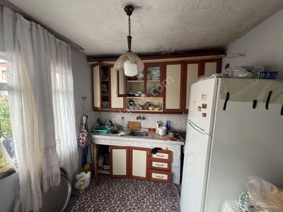 Turgutlu 7 Eylül Mahallesinde Komple Satılık Üç Katlı Bina