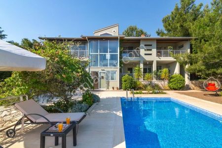 Kalkan - İslamlar Köyünde Doğa Ve Deniz Manzaralı Modern Villa