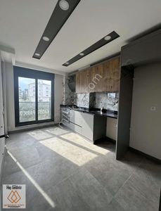 Antalya Kepez Tramvay Dibinde Havuzlu Sitede