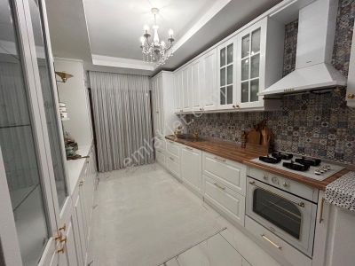 Es-astan Saraycıkta Lüks Yapılı Geniş M2'li Satılık Daire