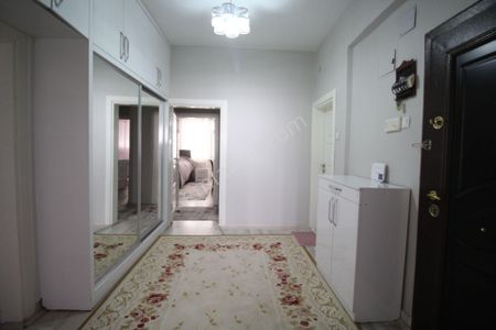 Aksaray Fatih Mahallesi Atasaray Cami Civarı 3+1 Satılık Bakımlı Daire