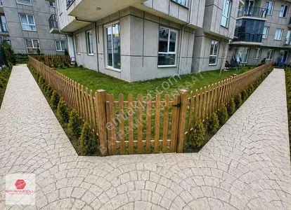 Karasu'da Müstakil Bahçeli Havuzlu Satılık 1+1 Daire