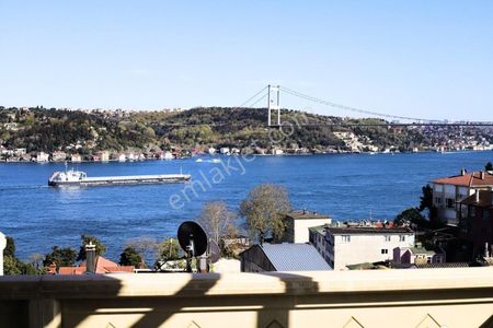 Emirgan Boyacıköy’de Boğaz Manzaralı, Bahçeli, Otoparklı Müstakil Ev