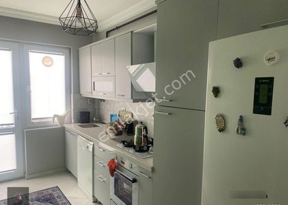 Esat'ta Satılık 3+1 Daire Full Bakımlı, Yaprak Sokakta 4 Kat Merkezi Otoparklı G Doğu Cephe