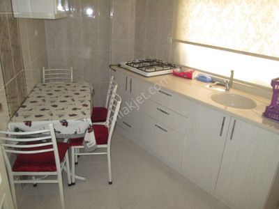Krc'den Merkezi Konumda Eşyalı Kiralık 1+1 Daire