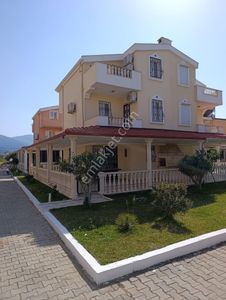 Havuzlu Sitede Köşe Konum Tripleks Villa - Eşyalı & Deniz Yakın