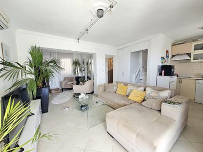 Muğla Bodrum Adabükü'nde Satılık Deniz Manzaralı Köşe Müstakil Ev