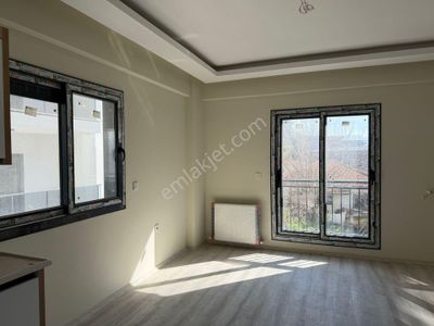 3 Cepheli Ara Kat Satılık Sıfır Daire