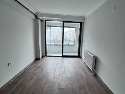 Gaziosmanpaşa Karadeniz Mahallesin'de Satılık Boş Asansörlü 2 Banyolu Balkonlu 2+1 Daire