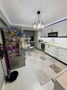 Bornova Kazım Dirik Gediz Caddesi'nde 3+1 Geniş Kiralık Daire