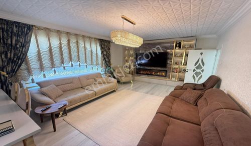 İncirlide Cadde Üzerinde 5+1 Lüx Yapılı 250m2 Dublex Teraslı