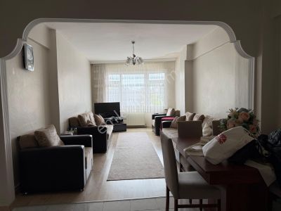 Şirinevler Mh Cadde Üzerinde Kat Mülkiyetli Krediye Uygun 2+1 3 Kat Satılık Daire