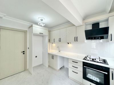 ꧁ay Emlaktan꧁akçay'da Denize Sadece 100 Mt Arakat Ön Cephe İçi Komple Yapılı Satılık 2+1 Daire