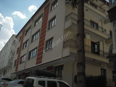 Dikmen Harbiye Mah. 2+1 Aydınlık Ferah Bahçe Katı Asansörlü Kombili Bağimsız Salon