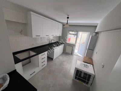 Etimesgut İstasyon Mah Kredi Limitsiz 13 Yıllık 1.arakatta 135m2
