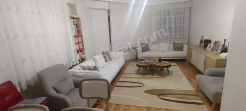 Şirintepe Mahallesinde Cadde Üstünde 2+1 Ebeveyn Banyolu Daire