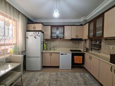 Selim Caddesi Paraleli Kat Konumlu Yüksek Giriş Geniş 2+1 Daire
