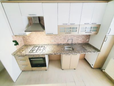 Marka/eryaman Mah.ara Kat Yapılı Metro/pazar/sağlık Ocağı Yanı Kiralık 3+1 Daire