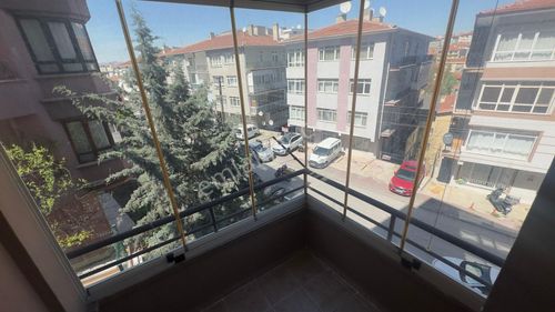 Kolej Kızılay Kuyucak Sokakta Ara Kat