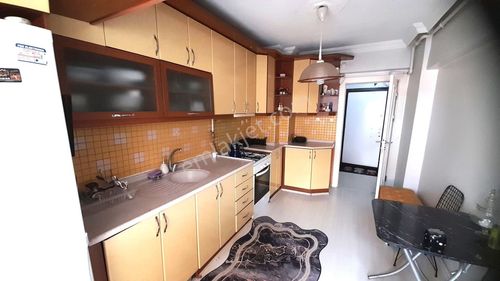 Erdem Emlak Ofisinden Boş Kiralık 3+1 Daire Çiftlik Mahallesinde 2.kat