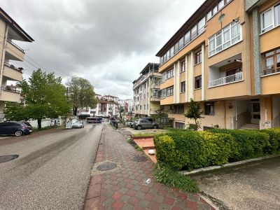 Yunus Emre Cad. Yumak Sokak Köşesi Orta Kat 3+1 Bağımsız Güney
