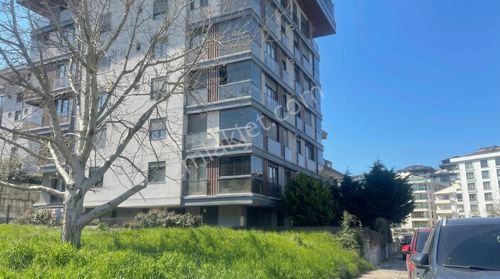 Çengelköy Bahçelievler 'de Balkonlu Masrafsız Kiralık 2+1 Daire