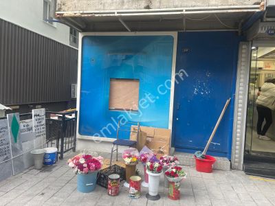 Üçyol Metroya Yakın 15 M2 Cadde Cepheli Ve Üzeri Köşe İş Yeri