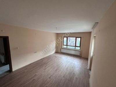 (1232) Keçiörende Cadde Kenarında Orta Kat 3+1 Satılık Daire