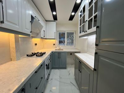 Asil'den Mithatpaşa Caddesinde 2+1 Giriş Kat Sıfır Yapılı Daire