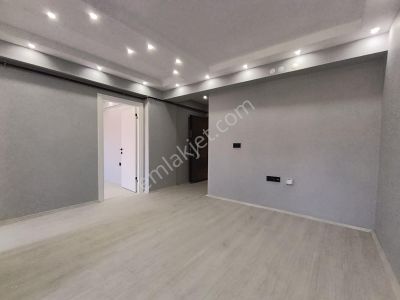 Rw Nest'ten A.ü İletişim Kapısı Yakını Satılık İskanlı 2+0 Daire