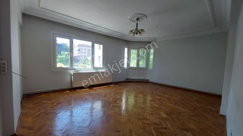 Ümraniye Mithat Paşa Caddesine 5. Bina 2+1 Satılık Daire
