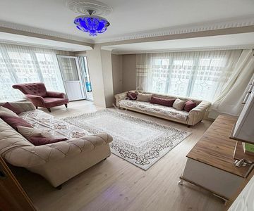 Bağlarçeşme'de Tek Daire Üzeri Çift Balkonlu 3+1 145m² Daire