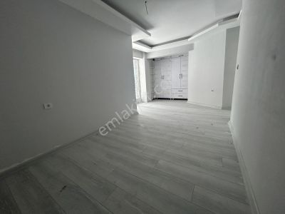 Karşıyaka İş Merkezi Yakını Sıfır Binada 3+1 Kiralık Daire**
