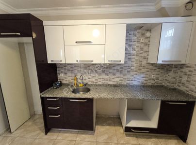 Kiralık Daire 1+1 Kapalı Mutfak 80/62 M2 Metro İnşaatı Yakını Eşrefpaşa Yağhaneler