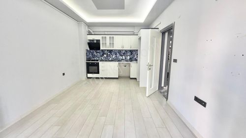 ꧁ay Emlaktan꧂akçay Merkezde Denize Yakın Ön Cephe Kombili Asansörlü Satılık 1+1 Daire