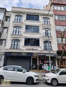 Paşaçayırı Caddesinde Satılık Kiracılı Dükkan