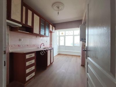 Yılmaz Gayrimenkul Köşe Başı 3+1 Ön Cephe Kıralık Yapılı Masrafsız