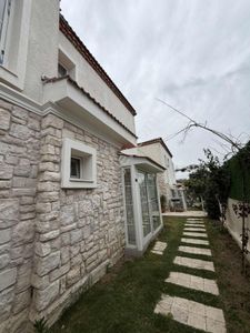Bademler'de Müstakil Bahçeli Villa