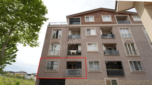 C21 Cius;ovaakça'da Cadde Üzerinde İki Cepheli 2+1 Satılık Daire