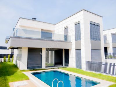 Kristal İz Gümüştepe'de Kurumsal İşletmelere Kiralık Villa