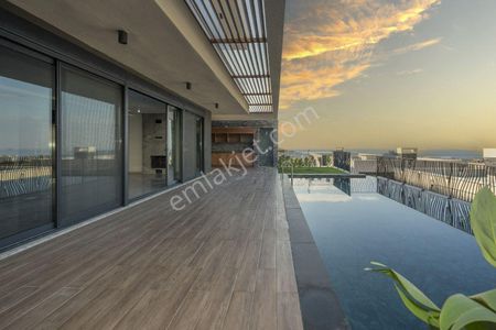 Alanya Kargıcak’ta Deniz Manzaralı 3+1 Lüks Villa