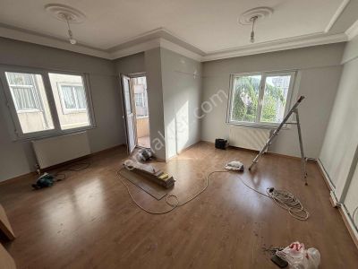 Maltepe Zümrütevlerde Kaleyurt Sitesi Site 3+1 Kiralık Daire